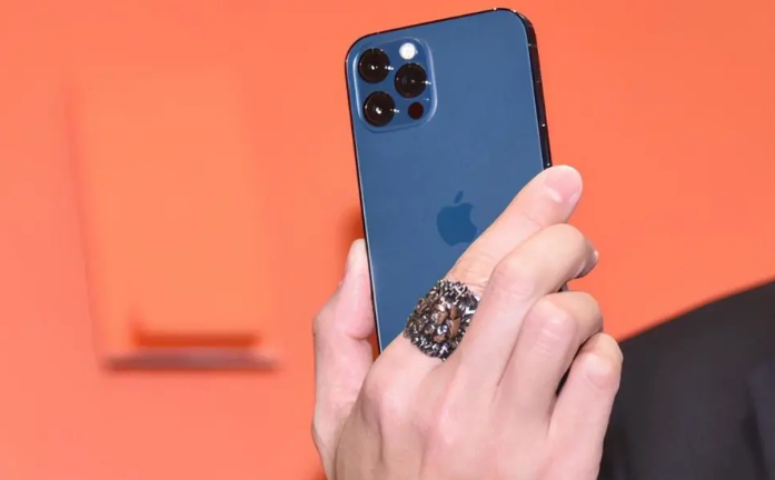 波莲镇苹果手机维修分享iPhone12系列重启方法教程 